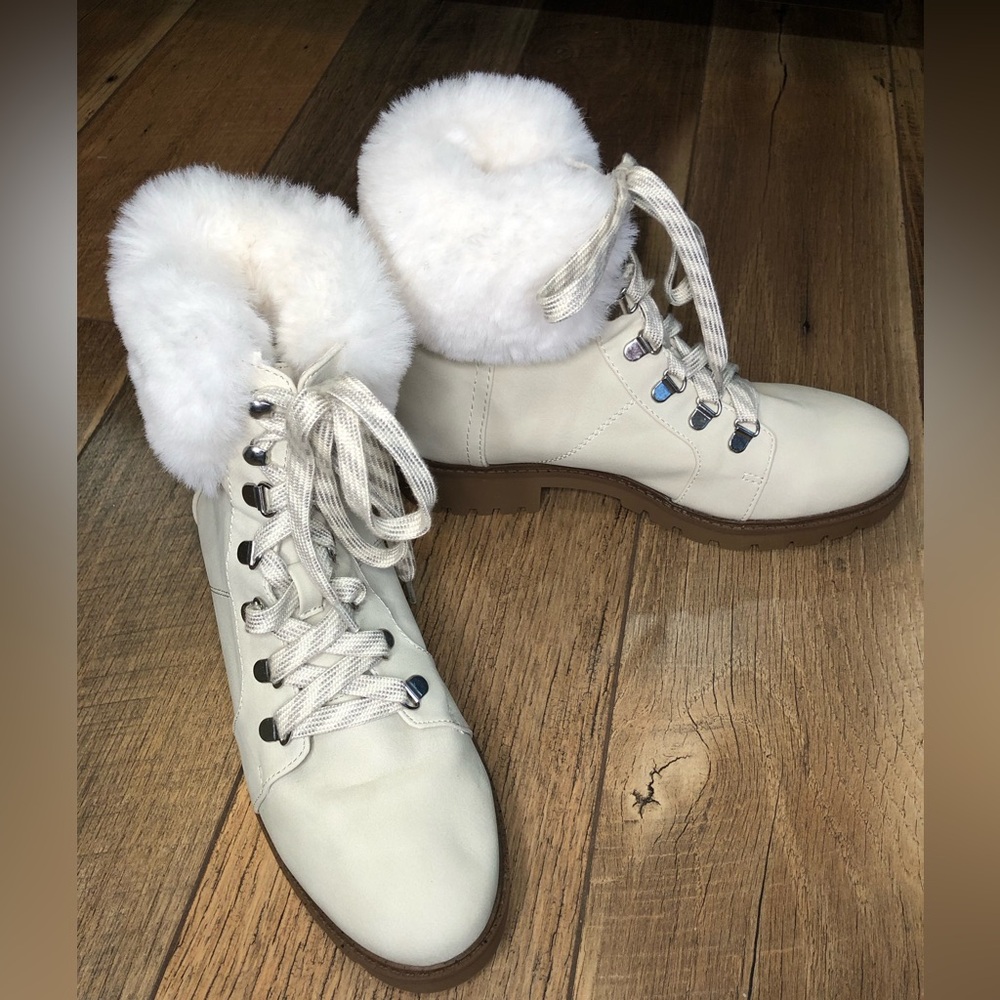 Esprit Lace Up Faux Fur Collar Suede Off White Boots Size 8.5 - Picture 3 of 11